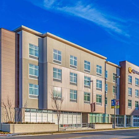 La Quinta Inn & Suites By Wyndham Kansas City Beacon Hill Ngoại thất bức ảnh